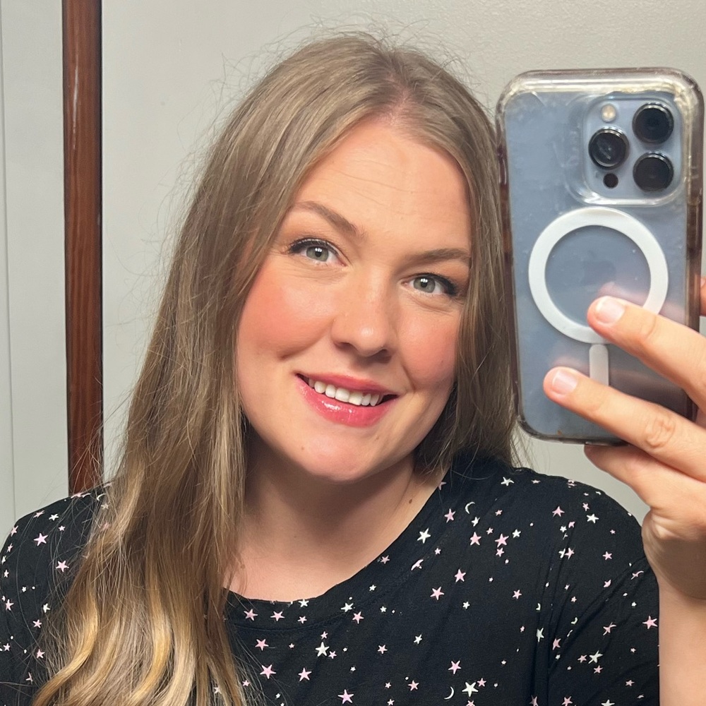 Meet your Posher, Alix